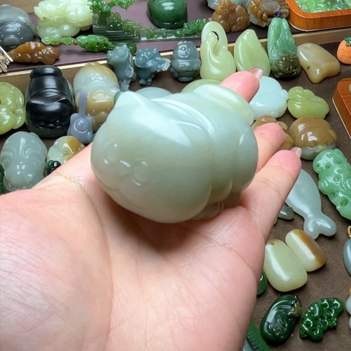 【闪购商品】颈饰未镶嵌和田玉明**后