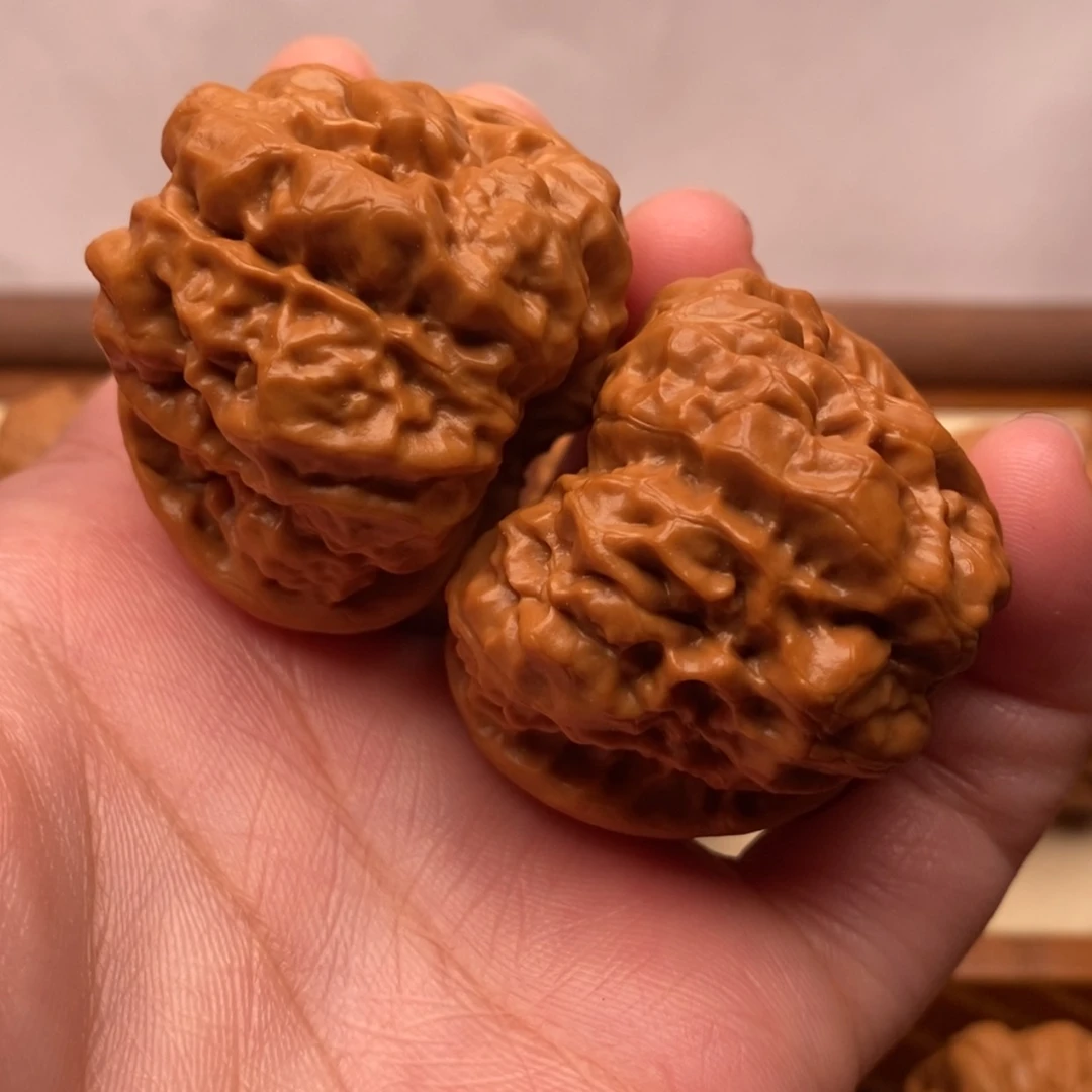【闪购商品】把件文玩核桃边40左右