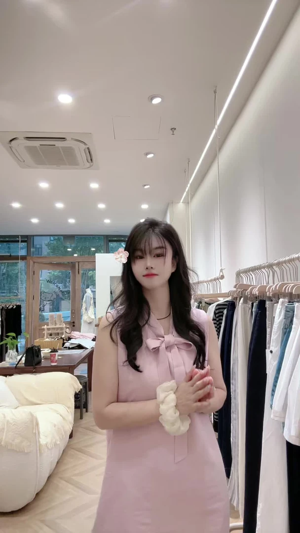 无袖绑带蝴蝶结背心连衣裙2025夏季新款小个子外穿系带连衣裙