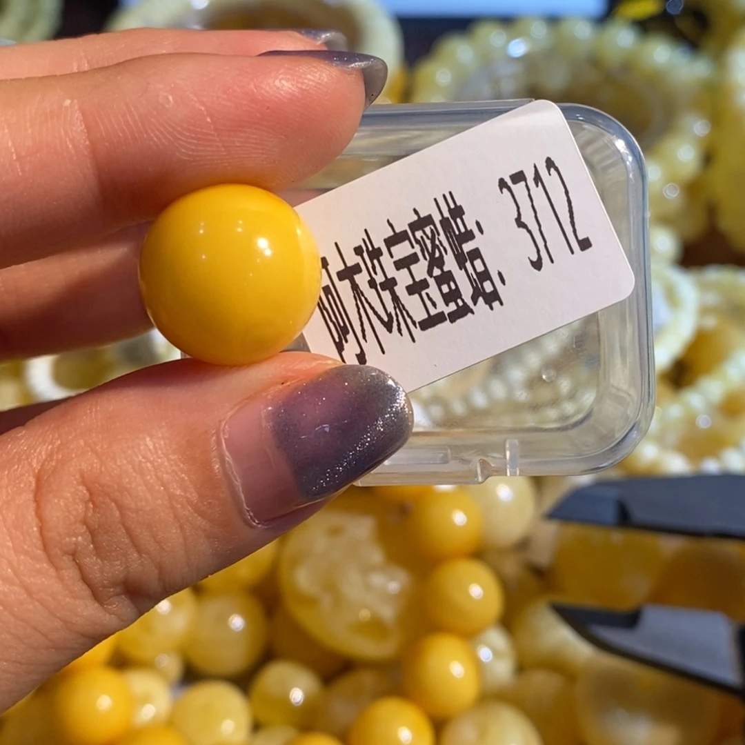 琥珀未镶嵌珠宝奇石3712