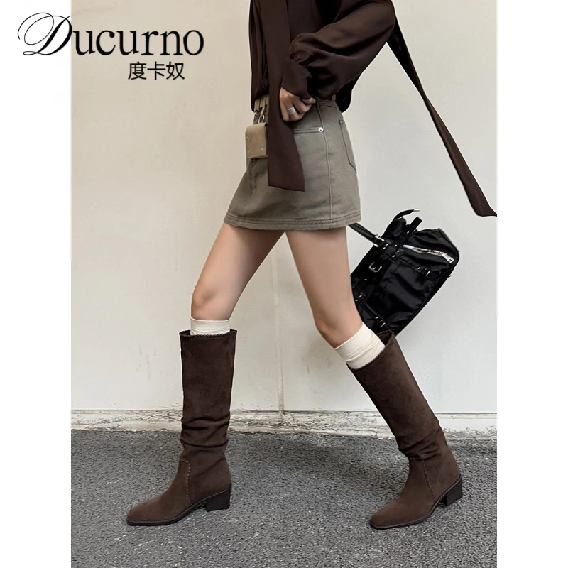 度卡奴方头堆堆靴女2025新款高筒串带设计头层牛翻绒面粗跟长筒靴