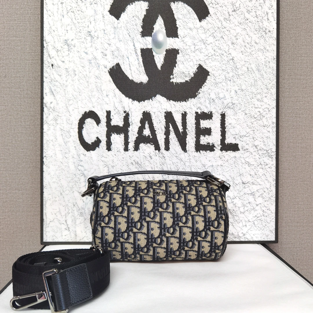 99新 DIOR/迪奥 文子姐专属Dior roller圆筒包 d0302