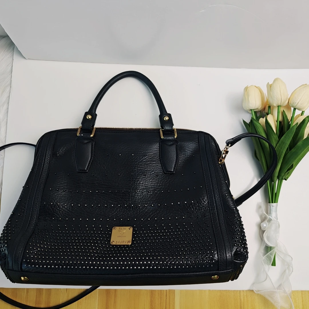 95新 MCM 黑色铆钉单肩托特包