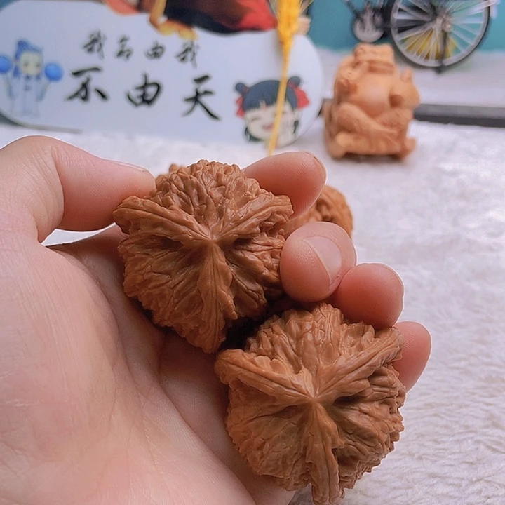 吊坠文玩核桃山****务三棱