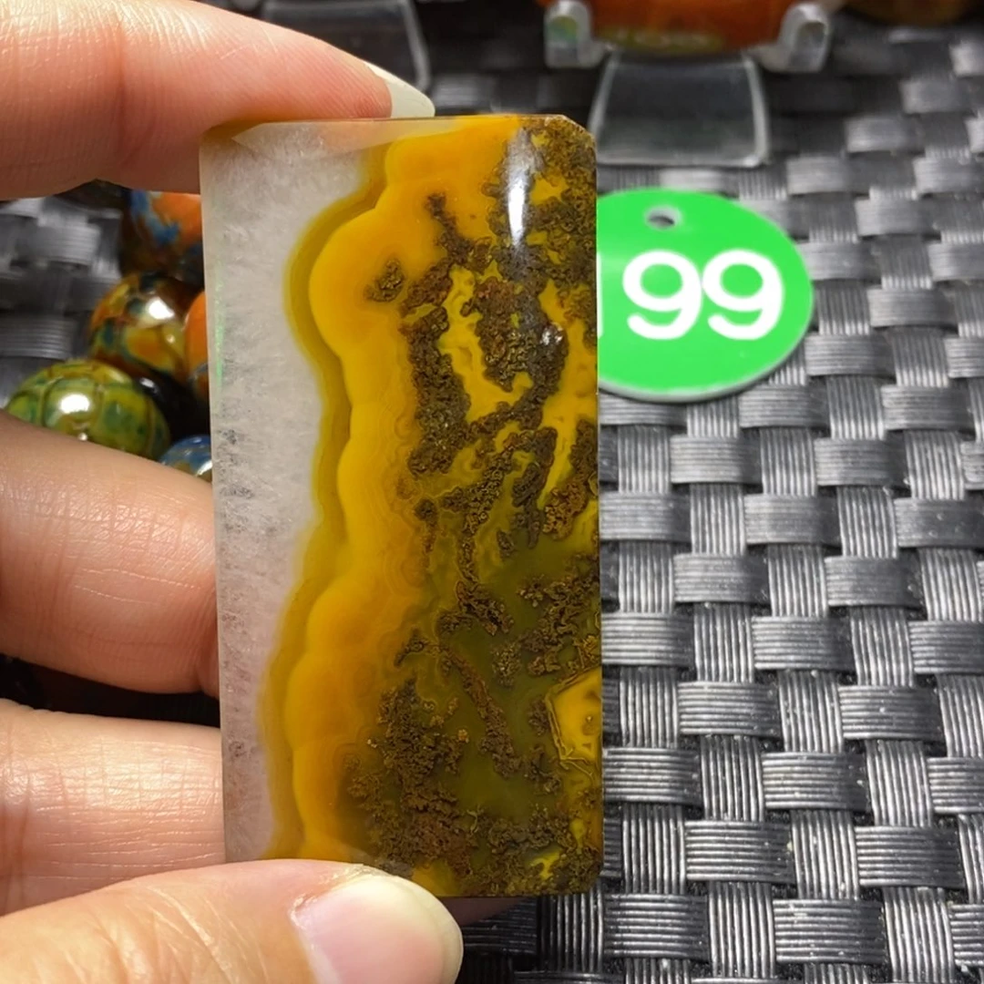 未镶嵌颈饰玛瑙/玉髓敬*