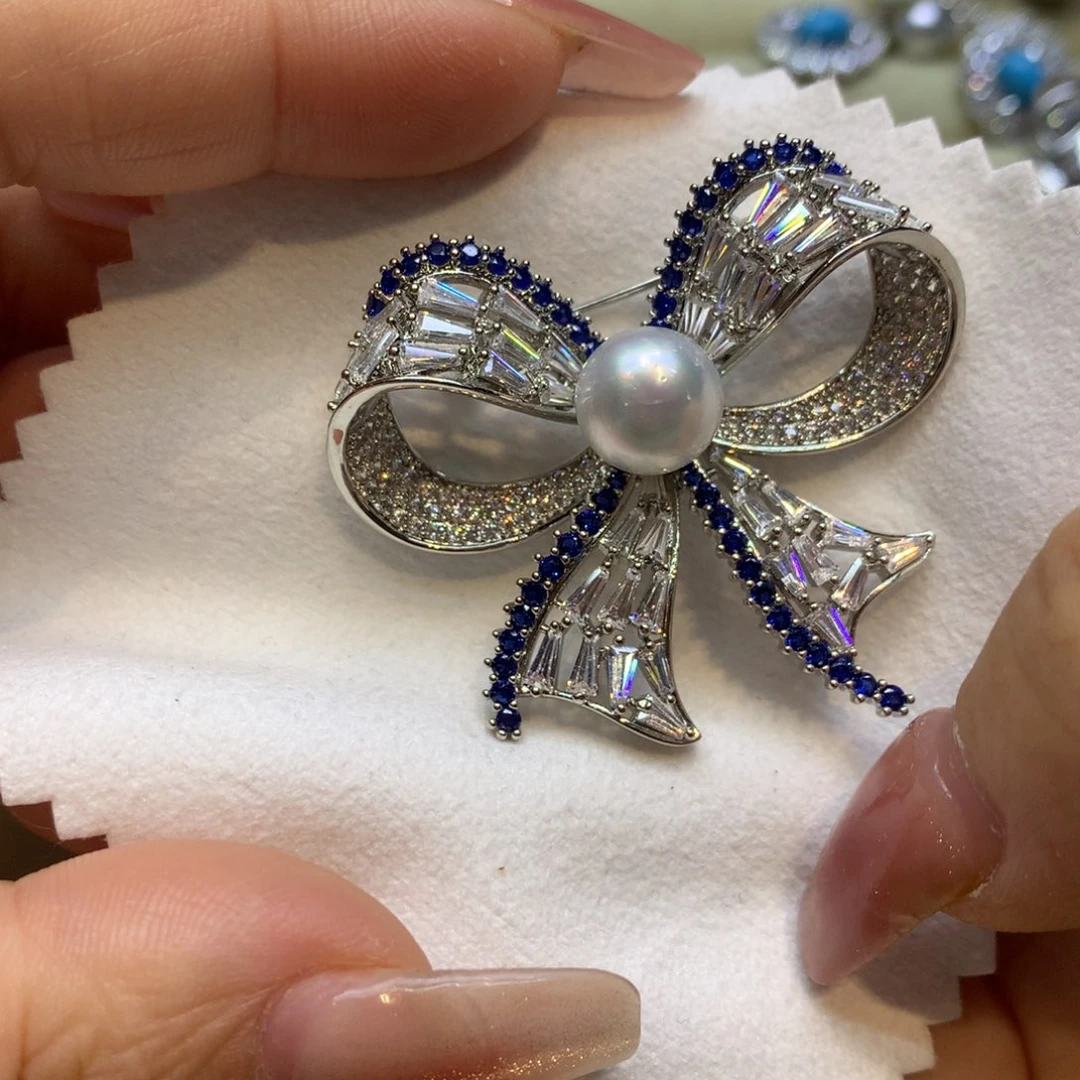 未镶嵌胸饰海水珍珠