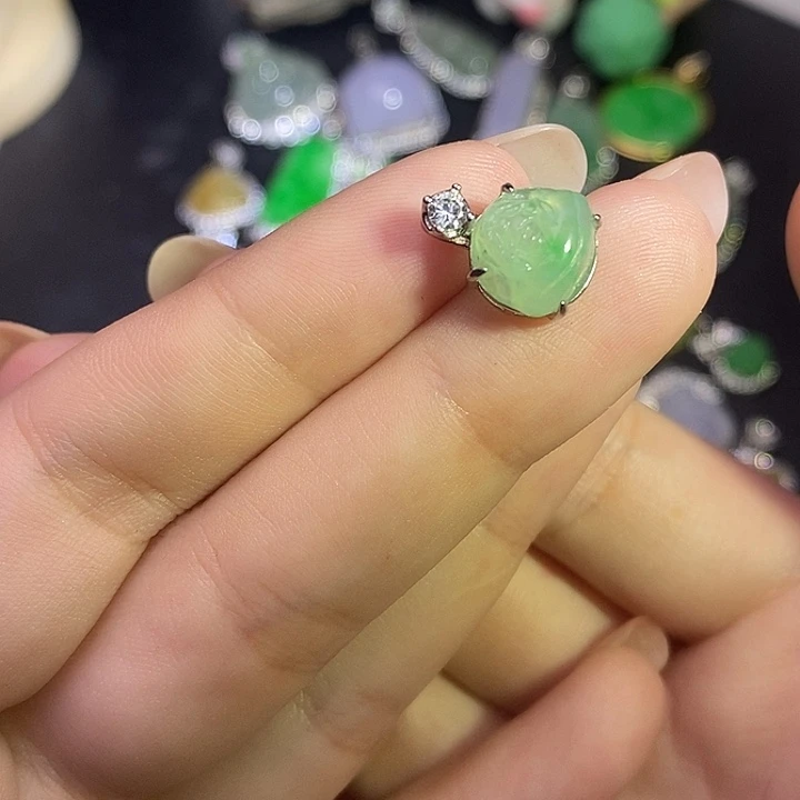 颈饰未镶嵌翡翠翡翠