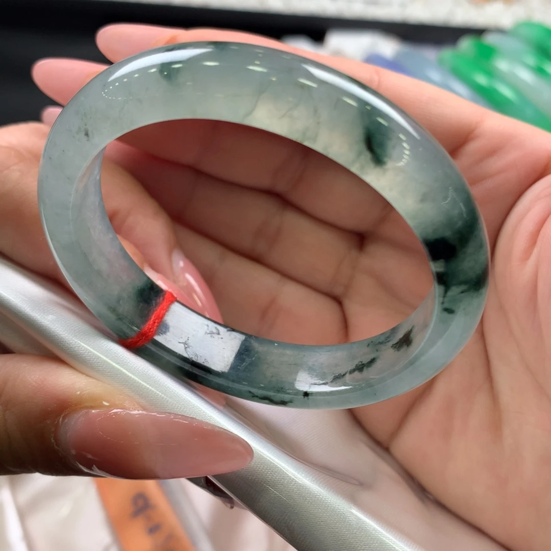 翡翠未镶嵌手镯53.7贵妃，有纹裂