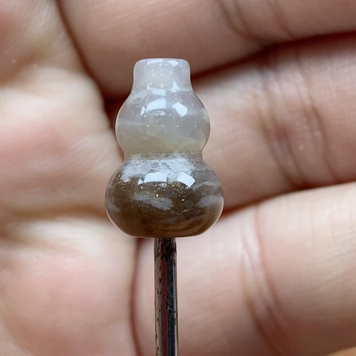 颈饰未镶嵌硅化珊瑚（珊瑚玉）