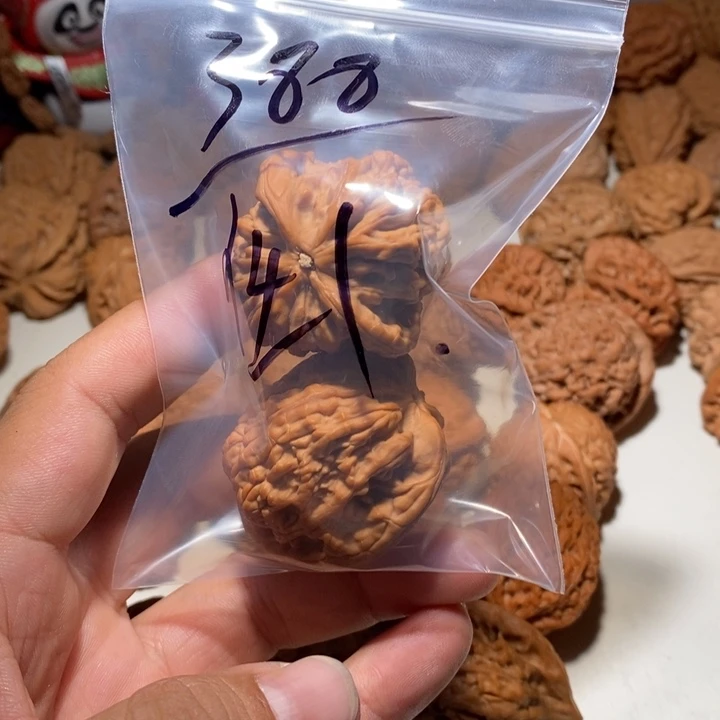 任*文玩核桃虎头王核桃
