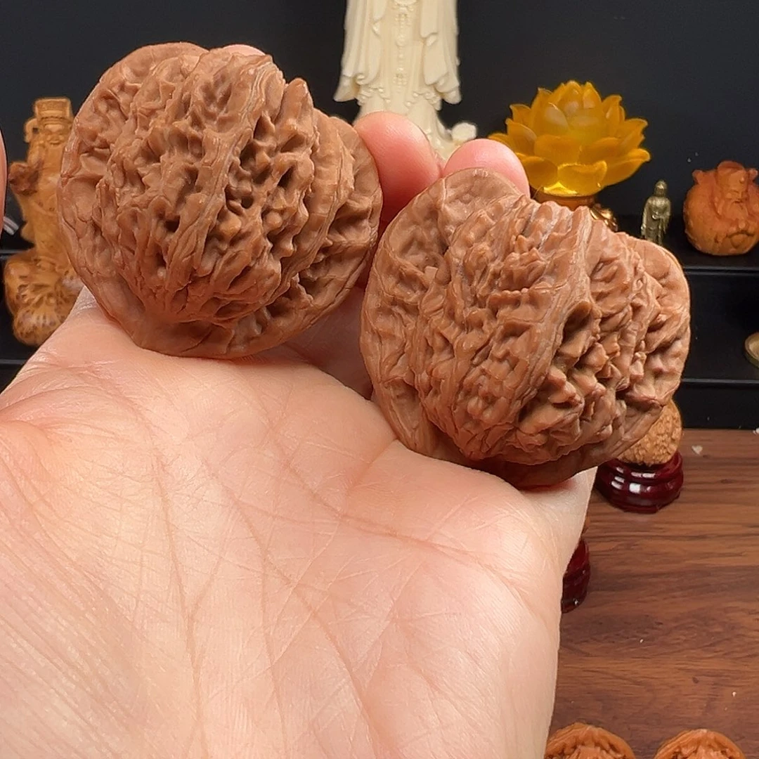 自***在文玩核桃吊坠 45三角楼