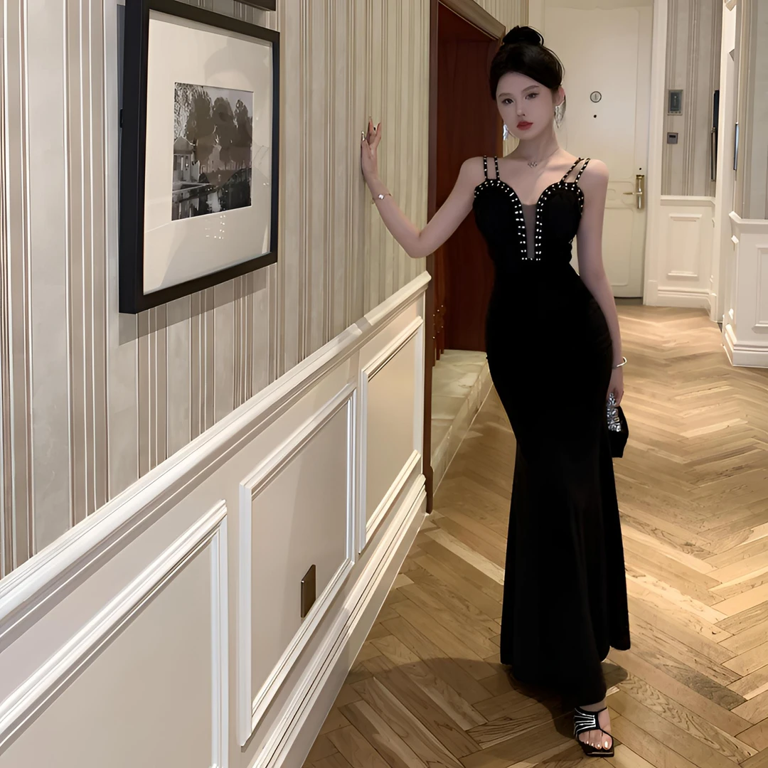 纯欲风性感夏季法式辣妹设计感气质显瘦吊带重工订钻包臀连衣裙潮