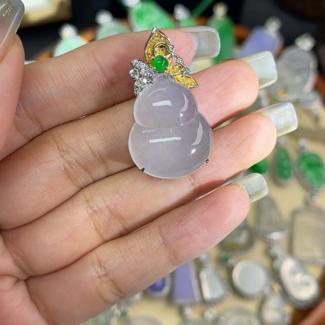 翡翠18K金镶嵌颈饰A货翡翠