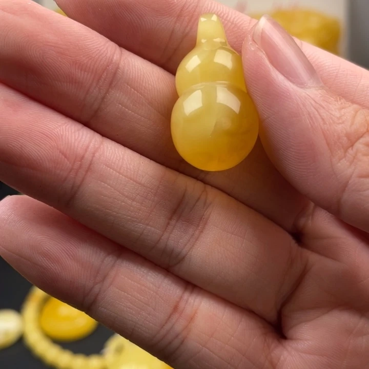 未镶嵌琥珀裸石蜜蜡