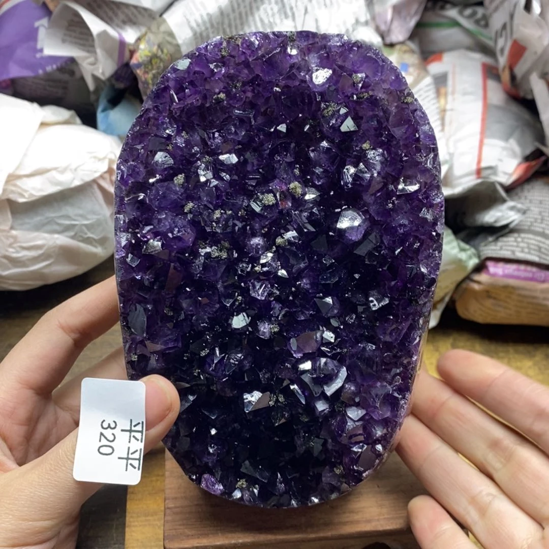 紫晶乌拉圭未镶嵌