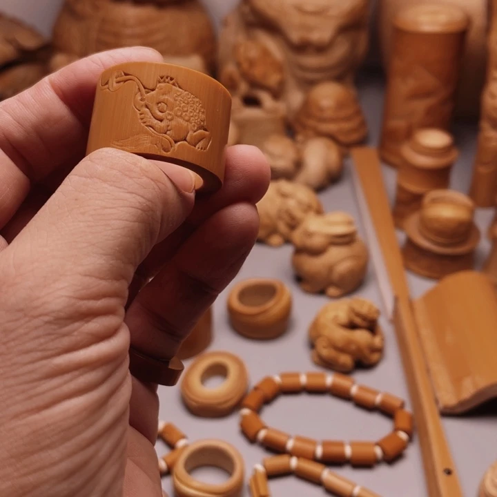 竹S****水男主经常步步为营，棒子一个