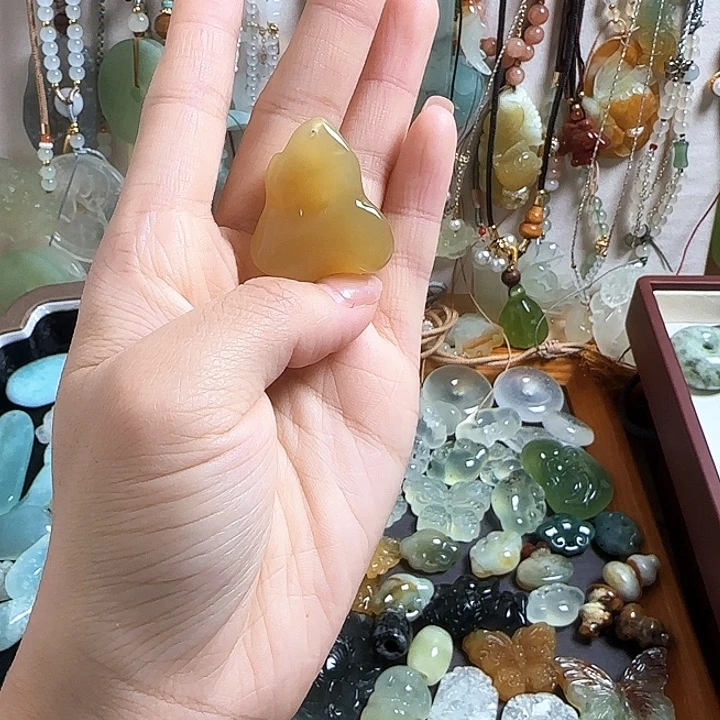 蛇纹石玉合金颈饰