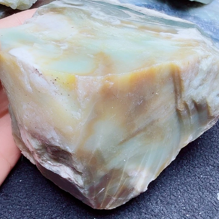 未镶嵌和田玉（糖玉）珠宝半成品