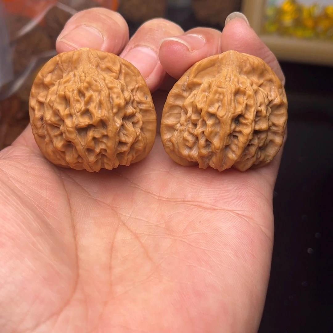 文玩核桃把件37天地 黄尖