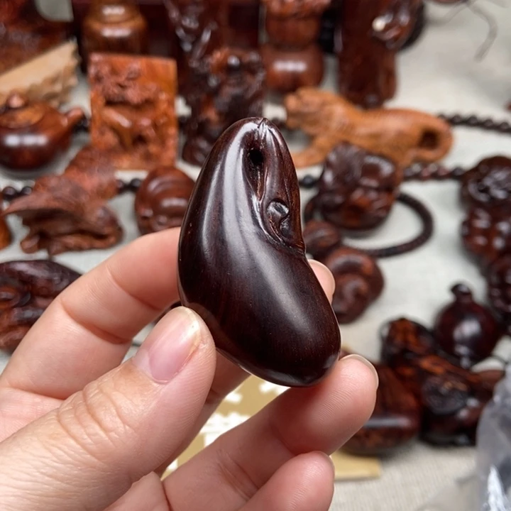 花梨木类端景台恒****饰钱袋子