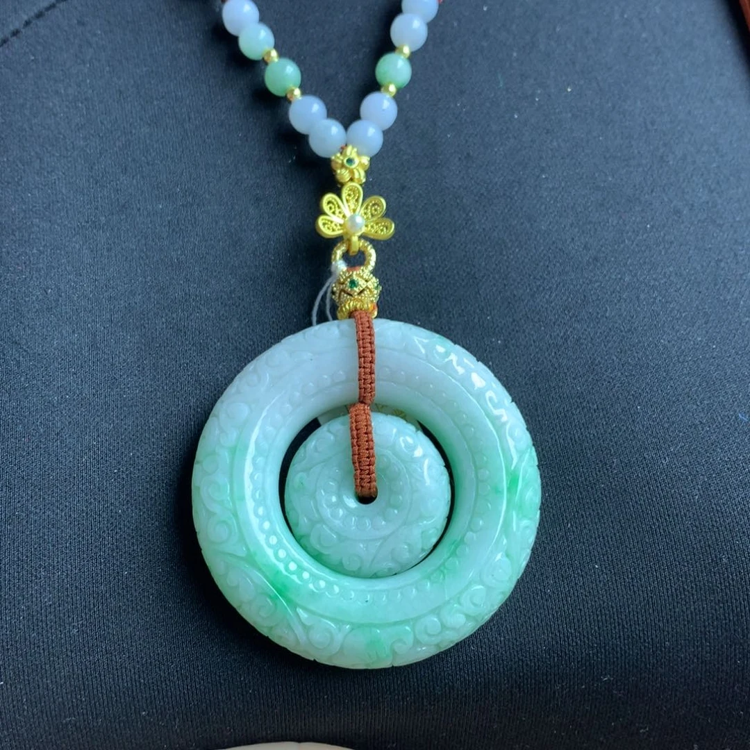 翡翠颈饰未镶嵌翡翠