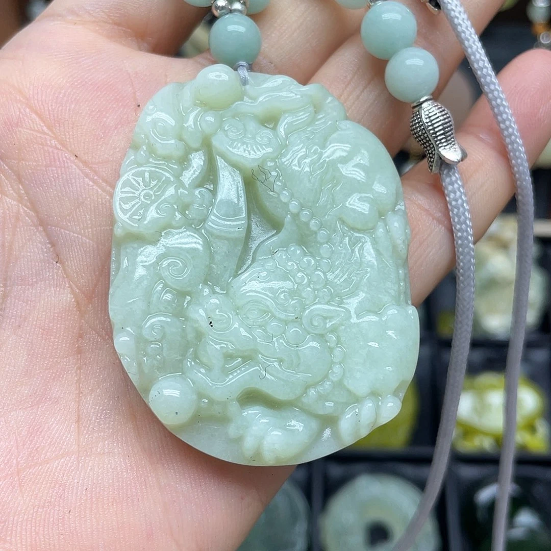 蛇纹石玉未镶嵌颈饰