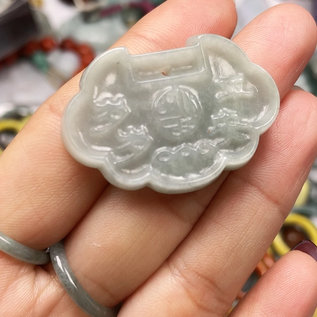 翡翠颈饰未镶嵌翡翠
