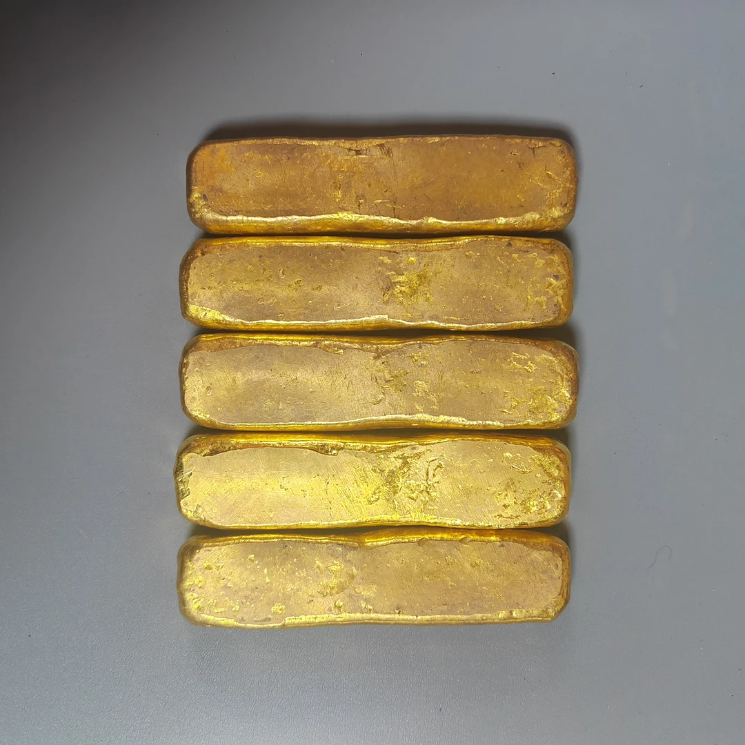 j45时尚精美精致轻奢经典彰显气质金黄色摆件