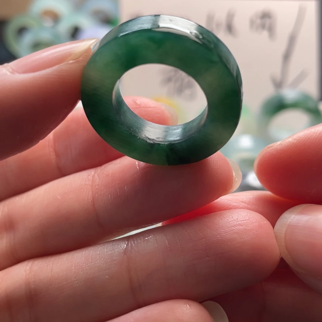 定制翡翠未镶嵌戒指
