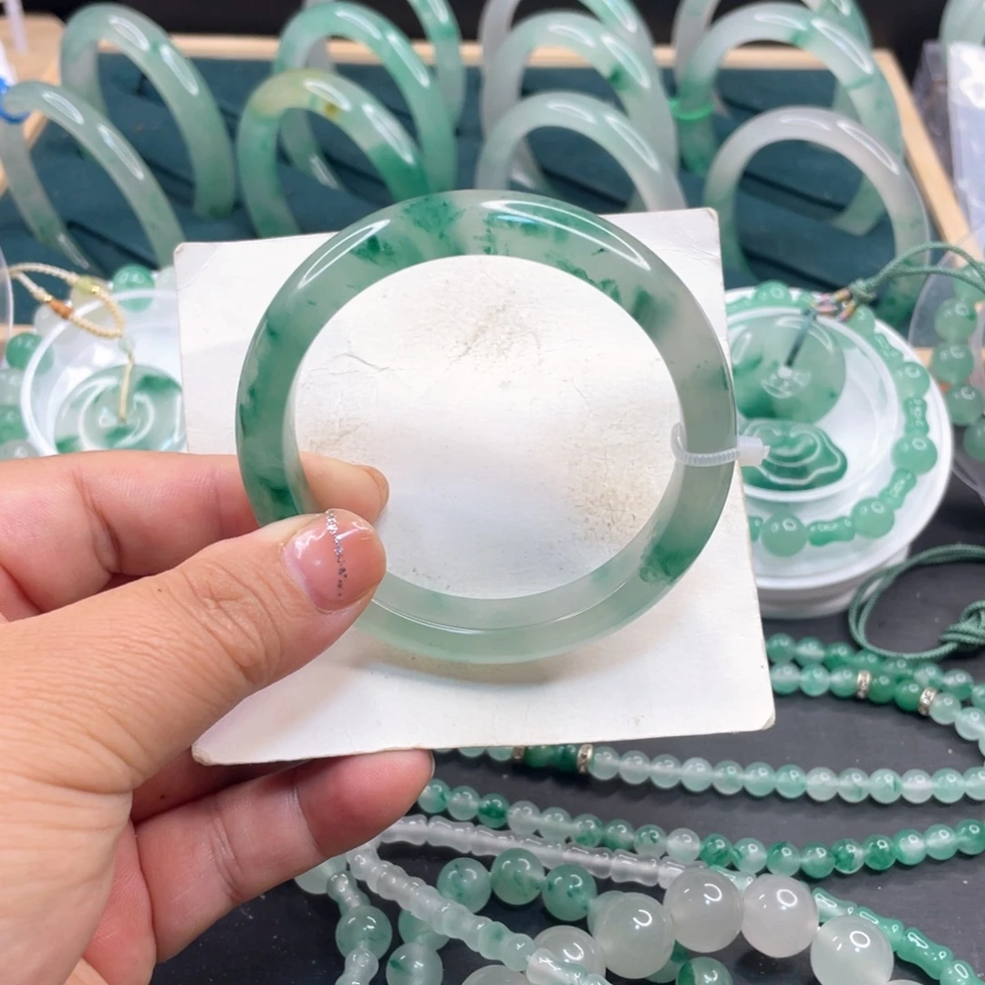 石英质玉未镶嵌手镯