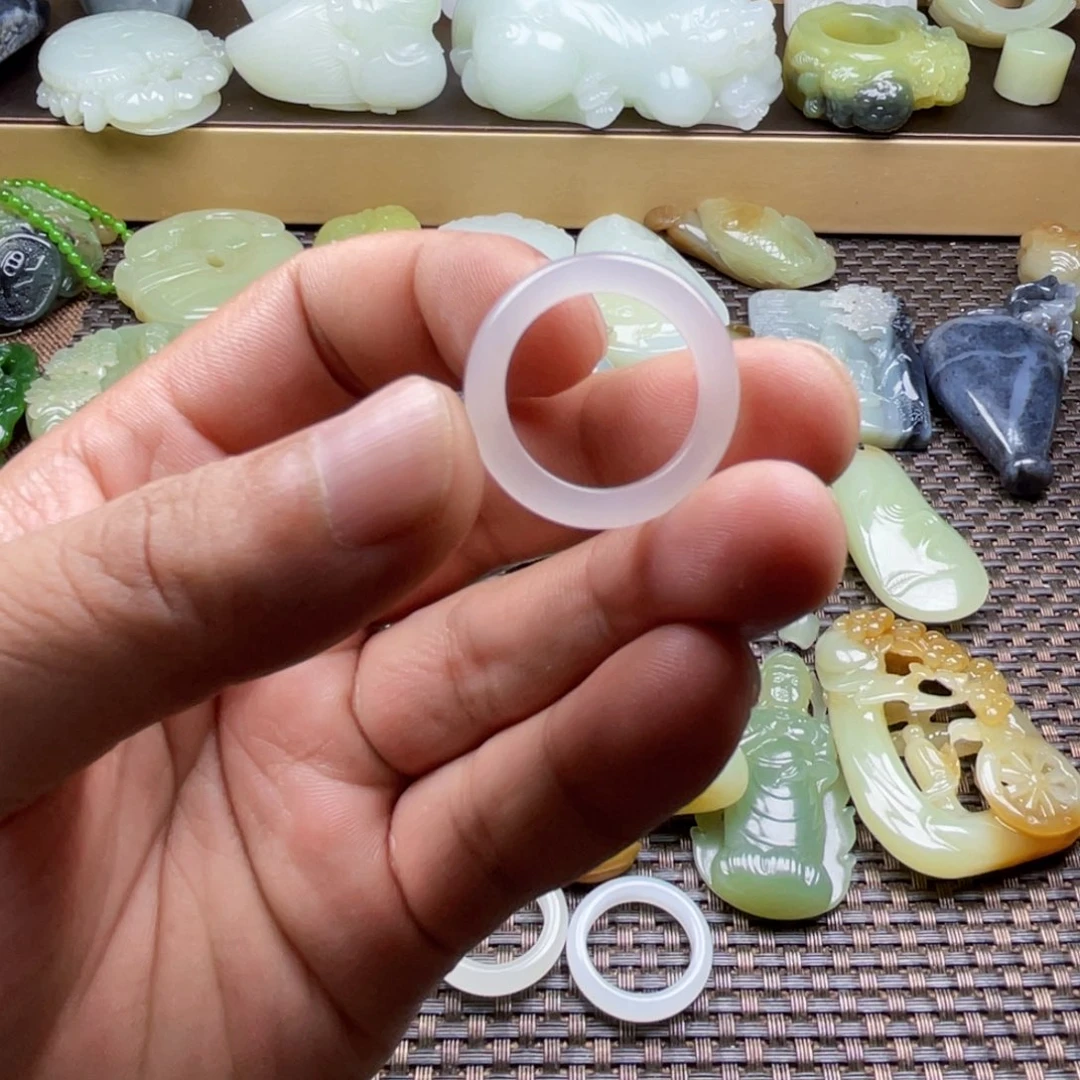 未镶嵌和田玉挂件