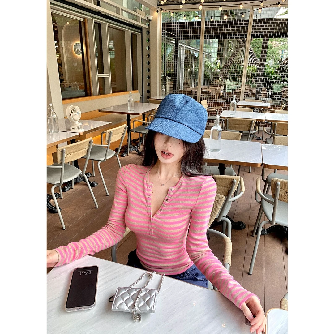 撞色条纹长袖t恤女秋季修身显瘦内搭打底衫辣妹短款V领长袖上衣