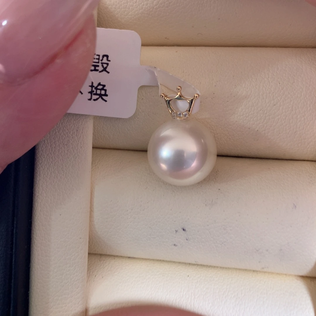 颈饰18K金镶嵌海水珍珠