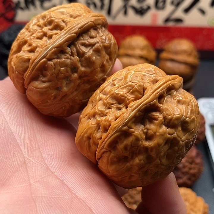 文玩核桃把件龙蛋