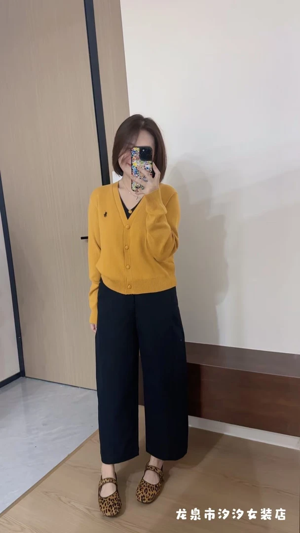 【汐汐女装店】小个子定制休闲风百搭纯色V领假两件毛衫 25272