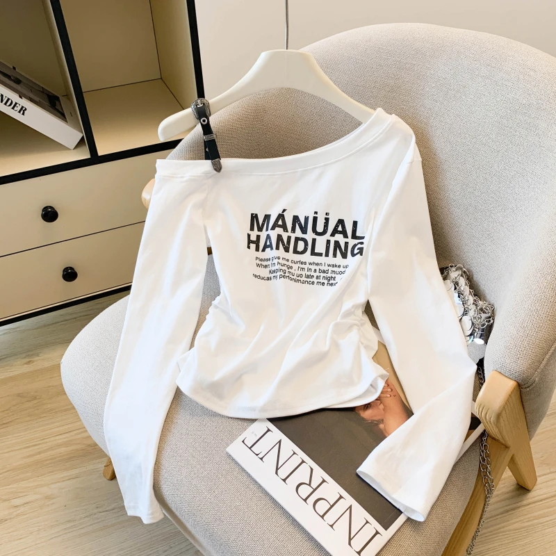 字母印花长袖T恤秋装女款爆款2025新款时尚百搭显瘦露肩打底上衣