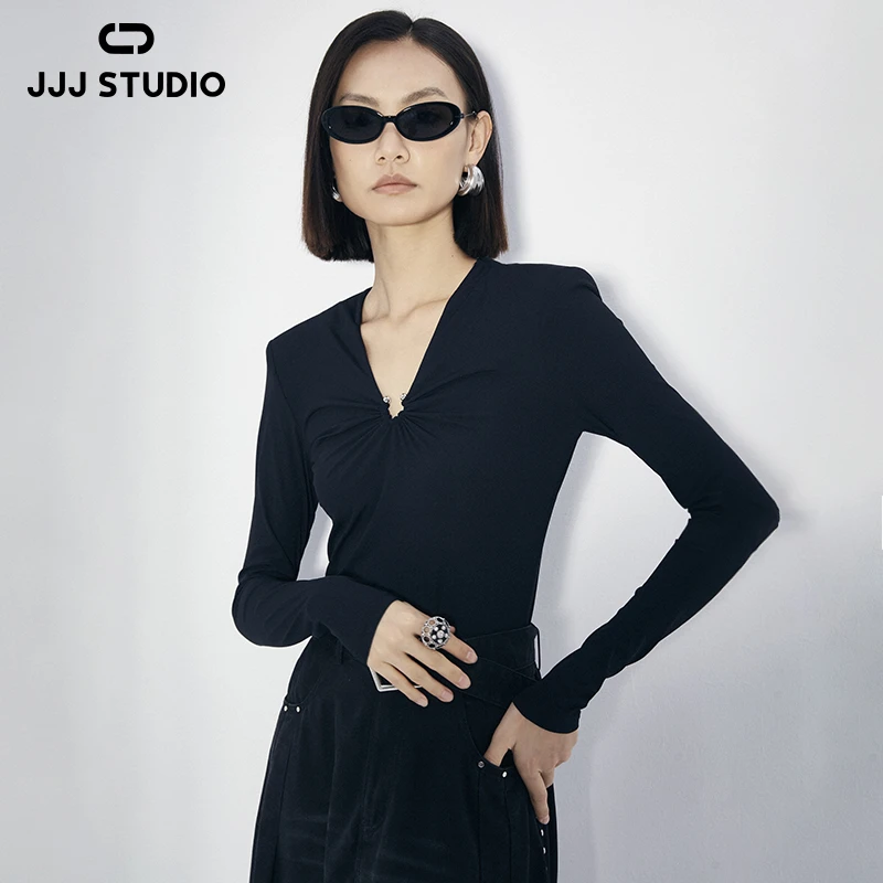 JJJ STUDIO 黑色上衣 JLWFS1N044