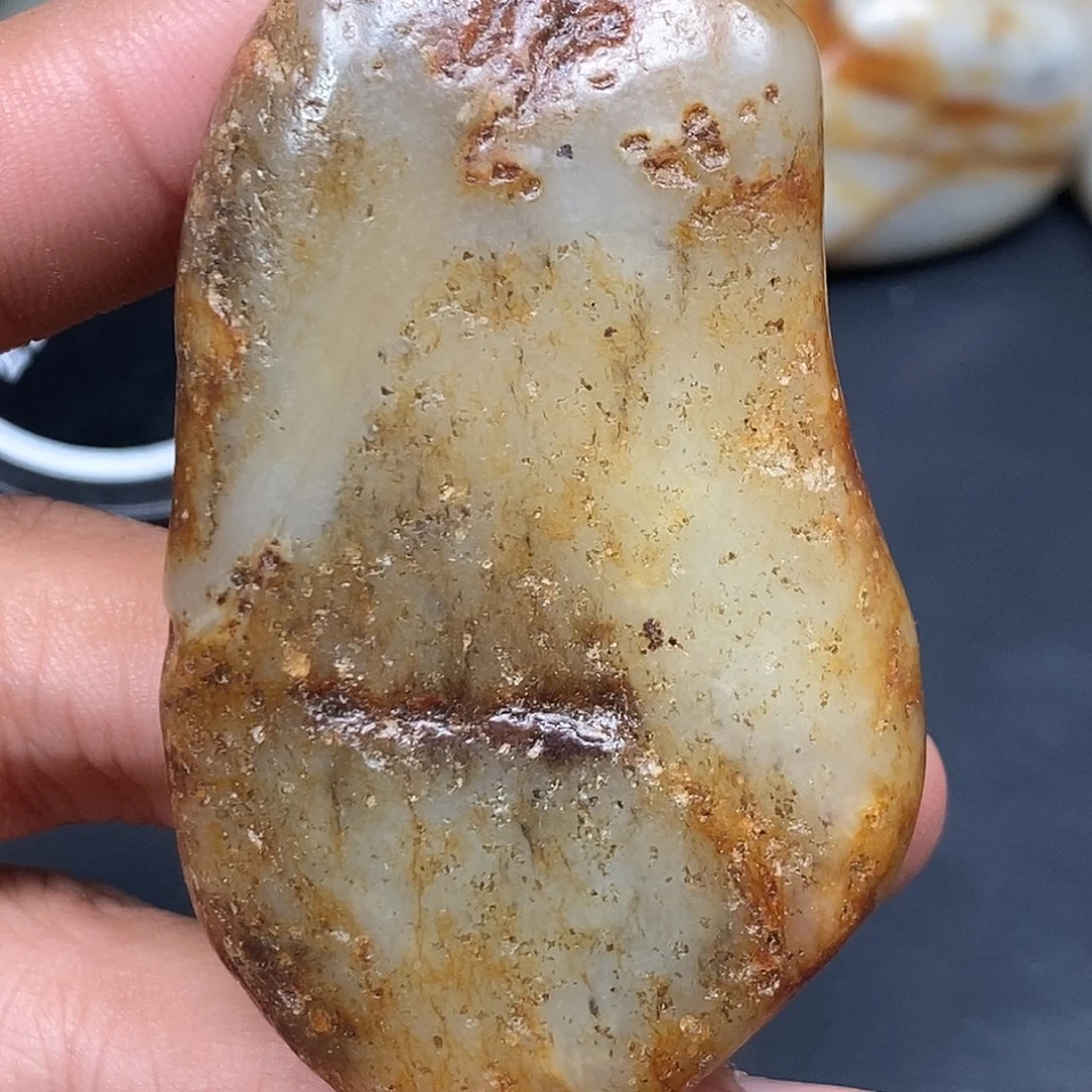 和田玉（糖玉）未镶嵌把件