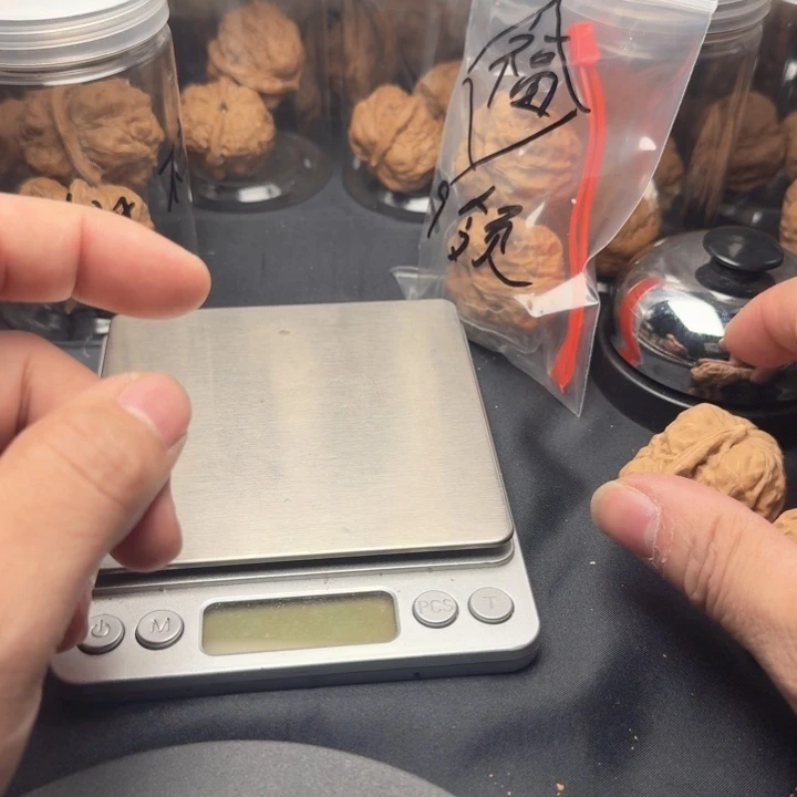 达***卡大叶紫檀（黑酸枝木类）