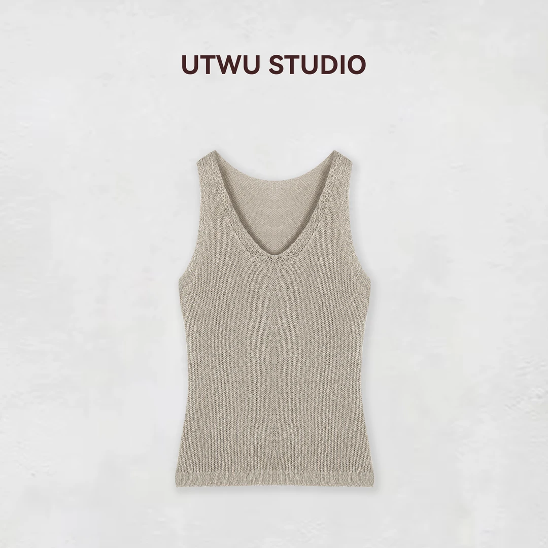 UTWU「纵横交织」纱螺针织休闲小V领外穿吊带背心S25T1023
