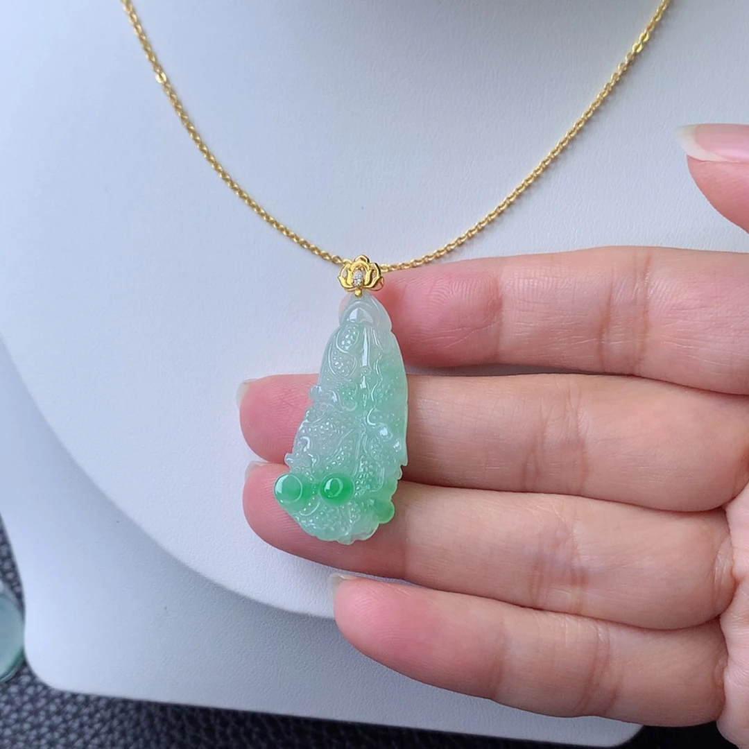【闪购商品】吊坠(赠链)18K金镶嵌翡翠