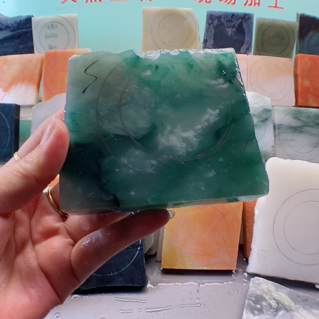 啊***哈石英质玉手镯未镶嵌手镯定制