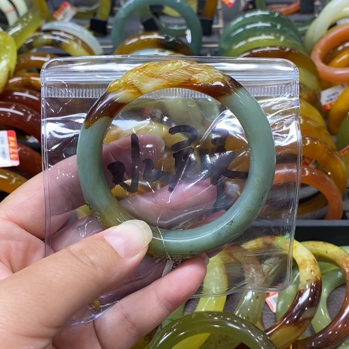 透闪石-蛇纹石玉未镶嵌手镯水****合