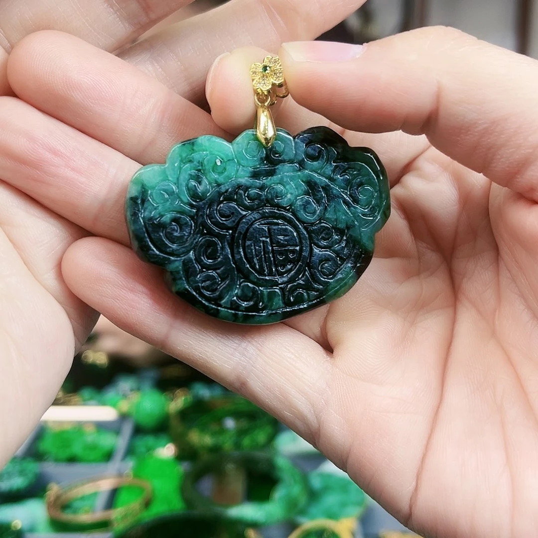 翡翠颈饰未镶嵌吊坠