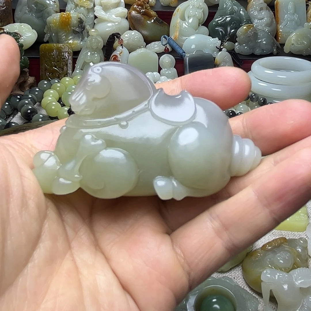 和田玉未镶嵌把件