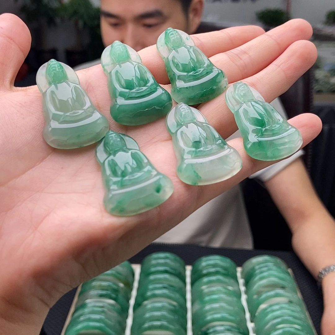 石英质玉未镶嵌颈饰（独龙翠）颜色多样性发拍一发一