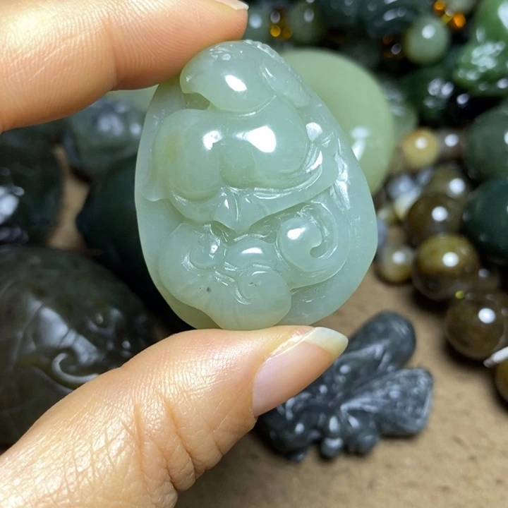 颈饰未镶嵌和田玉