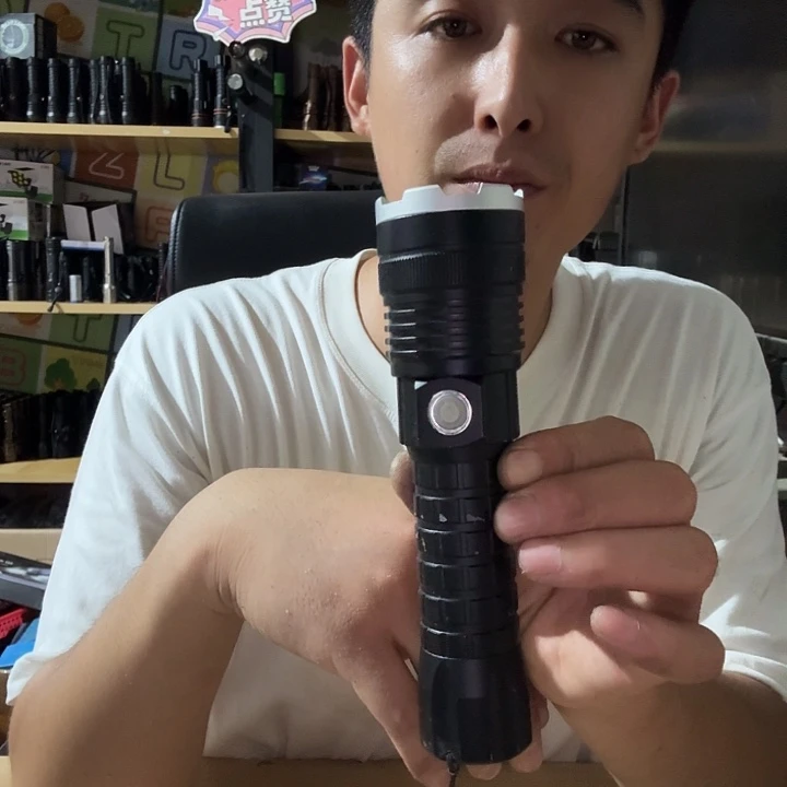 孤品白光手电带电池微瑕