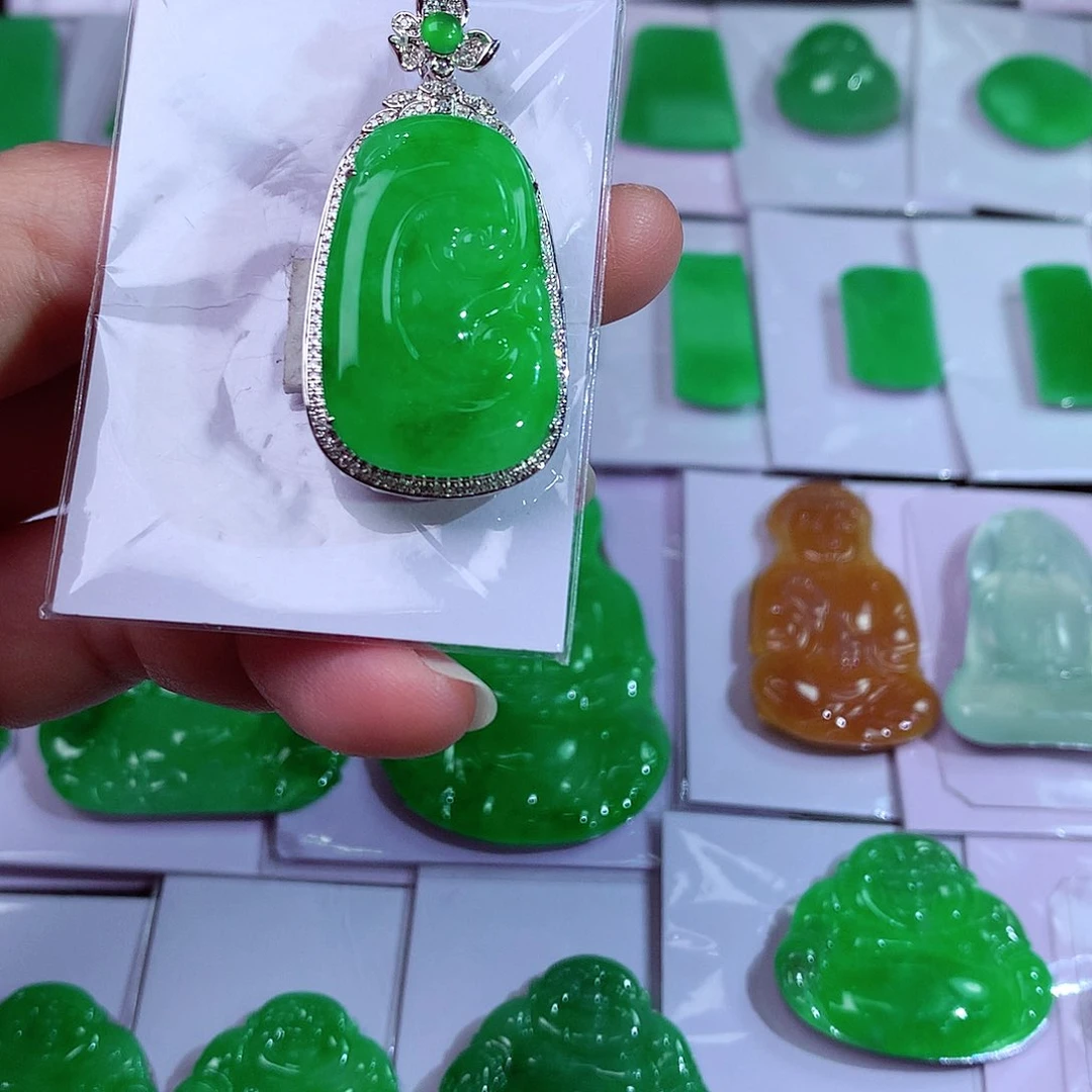 吊坠(赠链)未镶嵌翡翠天然翡翠