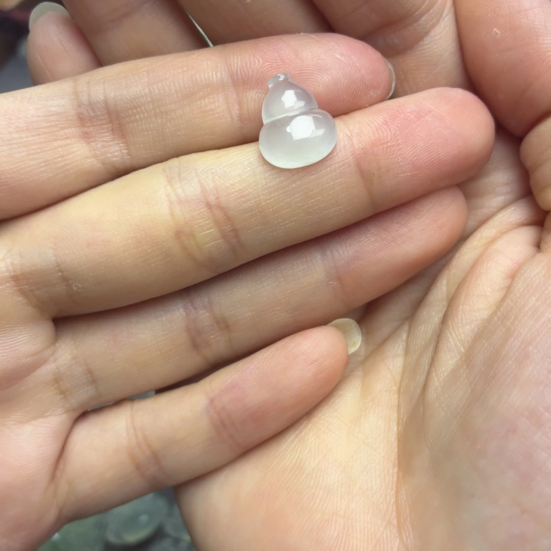 翡翠未镶嵌颈饰白冰葫芦